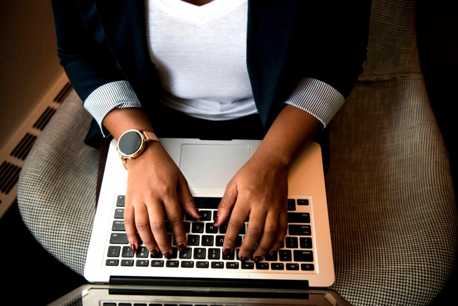 Espace de travail organisé pour formation en ligne